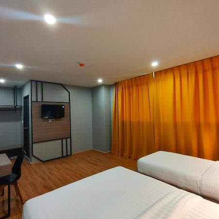Uptown Hotel 셈포르나 외부 사진
