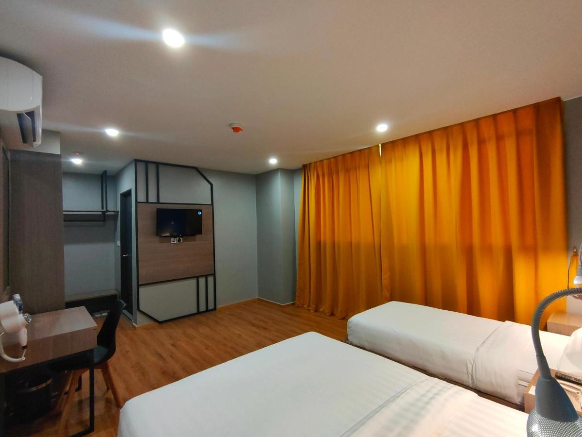 Uptown Hotel 셈포르나 외부 사진