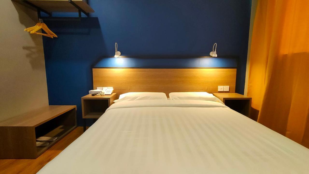 Uptown Hotel 셈포르나 외부 사진
