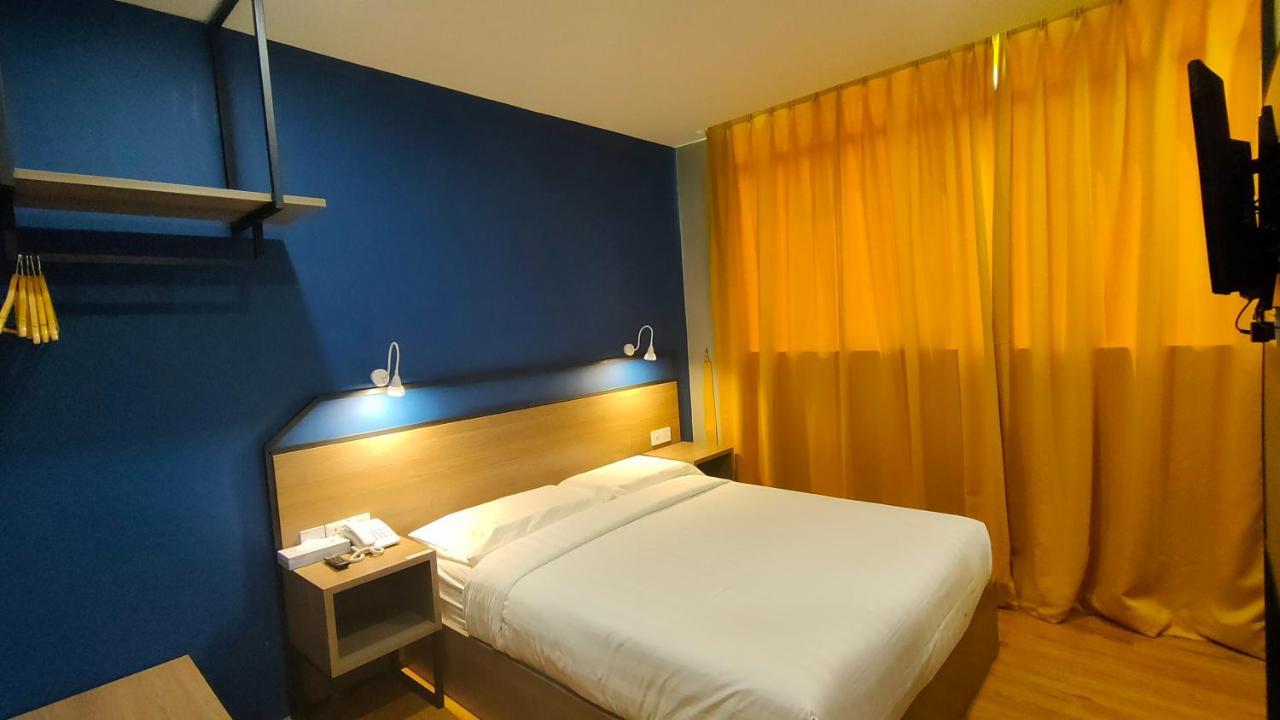 Uptown Hotel 셈포르나 외부 사진
