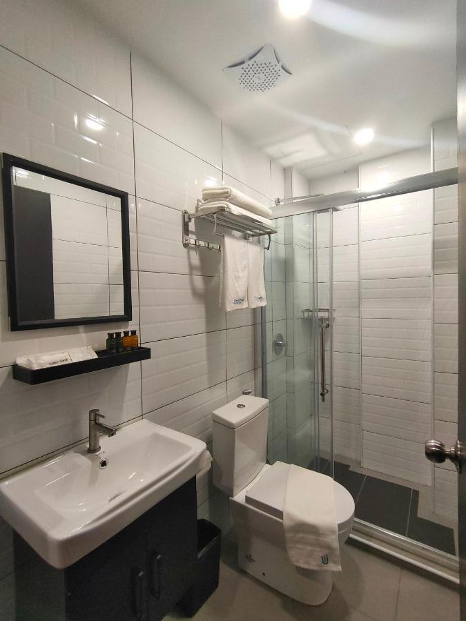 Uptown Hotel 셈포르나 외부 사진