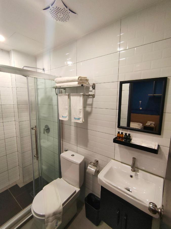 Uptown Hotel 셈포르나 외부 사진